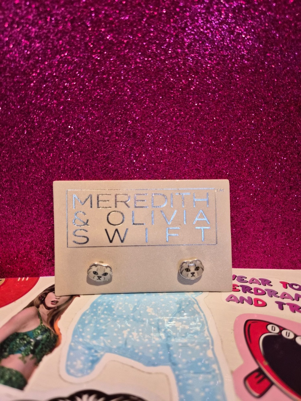Meredith & Olivia Swift Cat Stud Earrings - Official New